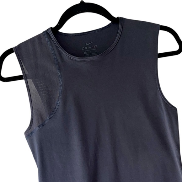 NIKE | NWOT WOMEN’S DRI-FIT BLACK RUNNING GRIDIRON FITNESS TANK TOP | SMALL - Picture 3 of 9